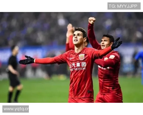 谁是推动足球明星崛起的幕后推手与关键人物